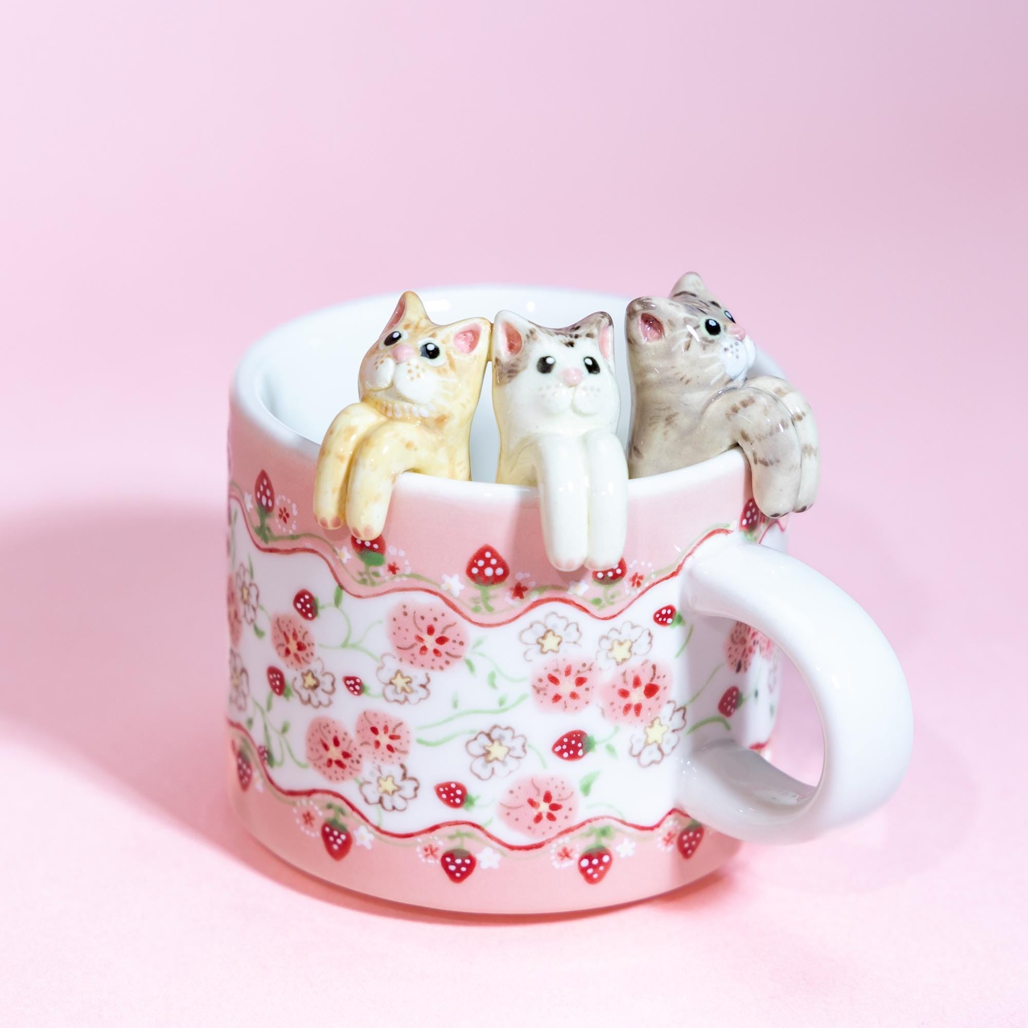 Custom Strawberry Pet Mug 350ml Personalized Pink Flower Pet Handmade Coffee Mug Adroable Whmiscal Cat Mug Housewarming Gift for Dog Lover