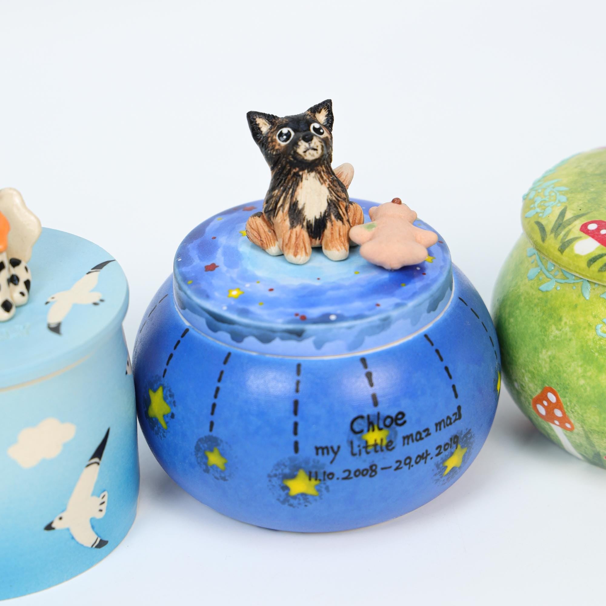 Custom Ceramic Pet Urn Handmade Forget me not pet Urn Cat urn Dog urn Ceramic Cat Jar Ceramic Urn for Ashes Handpainted Cat Urn Keepsake Urn