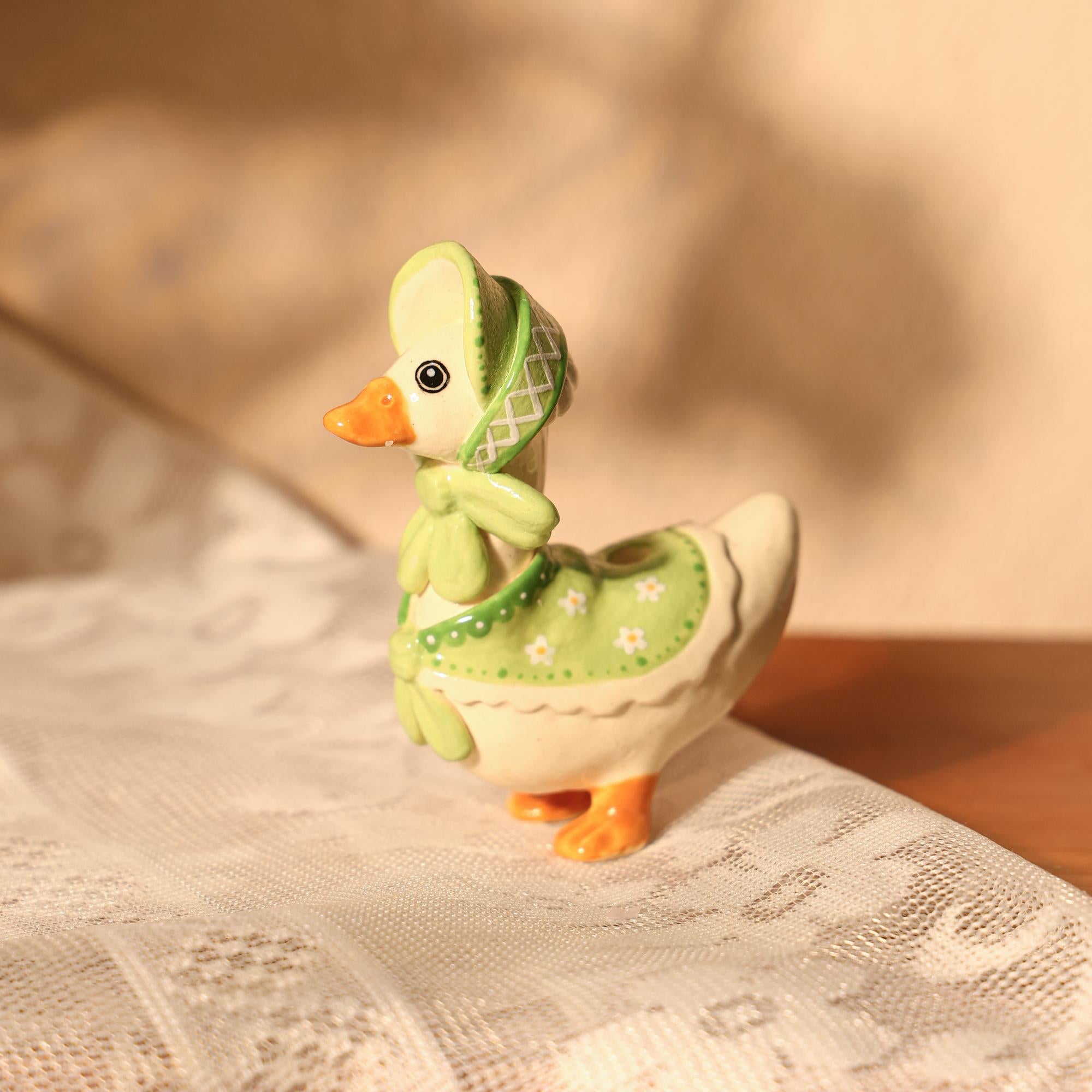 Green Bonnet Goose Candlde Holder Handmade Goose Lady Farmhouse Decor Cottagecore Ceramic Animal Taper Candler Holder Vintage Style Gift Y2K