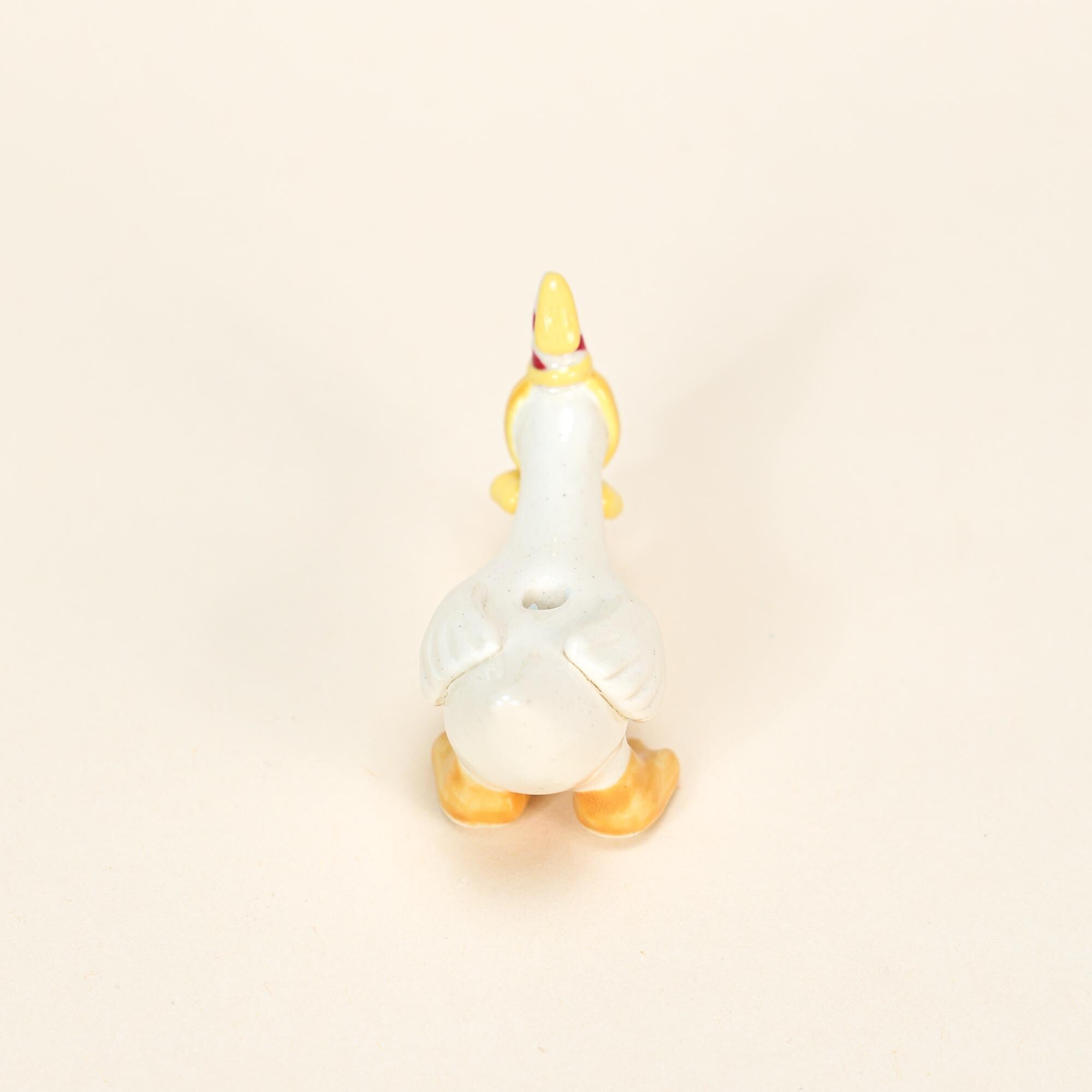 Party Hat Ceramic Goose Cake Topper Handmade Porcelain Figurine Camp Hollow Birthday Candle Holder Cute Party Decoration Collectible Gift