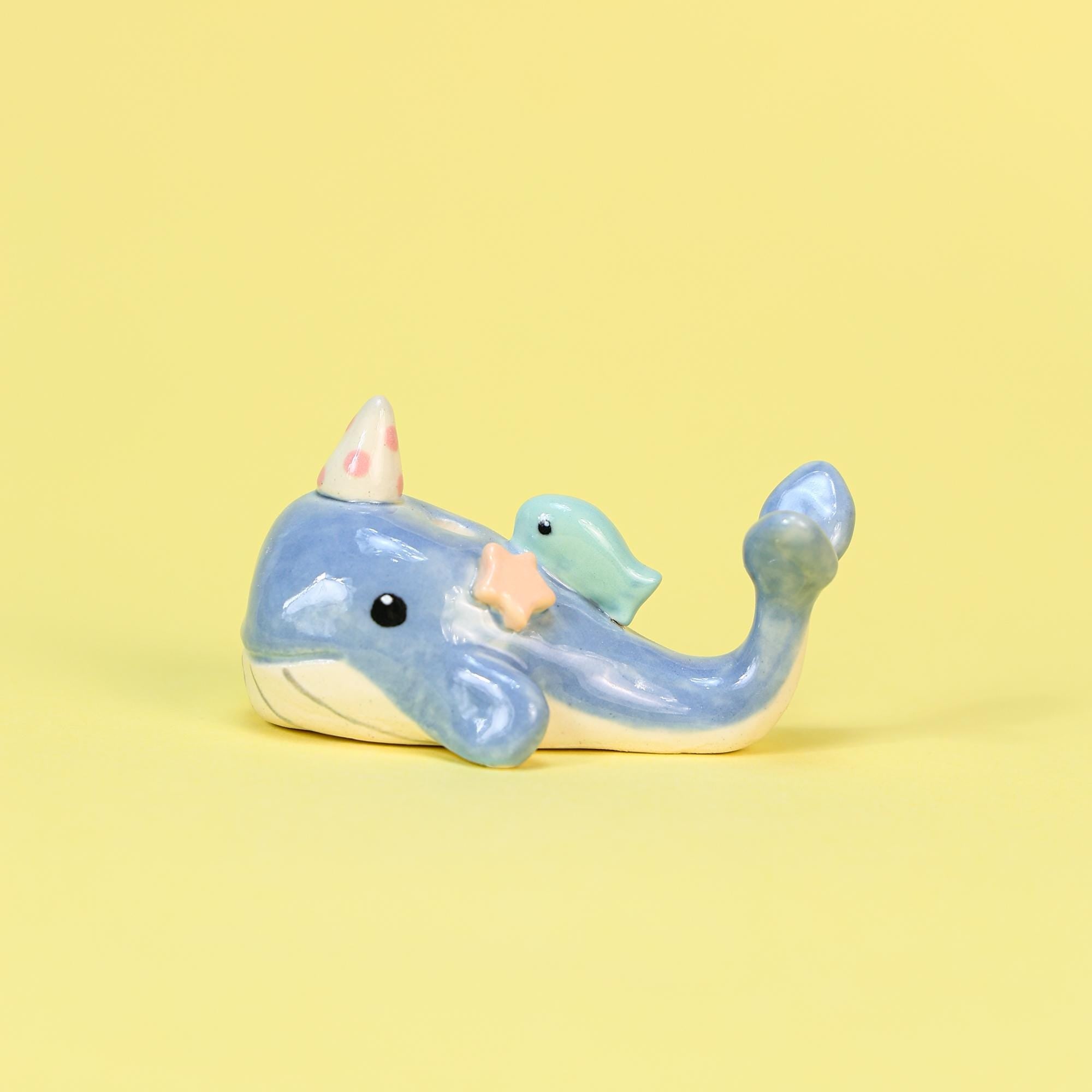Blue Whale Cake Topper Cute Party Birthday Candle Holder Ceramic Ocean Sea Party Hat Animal Celebration Gift Hand-painted Animal Sculpture