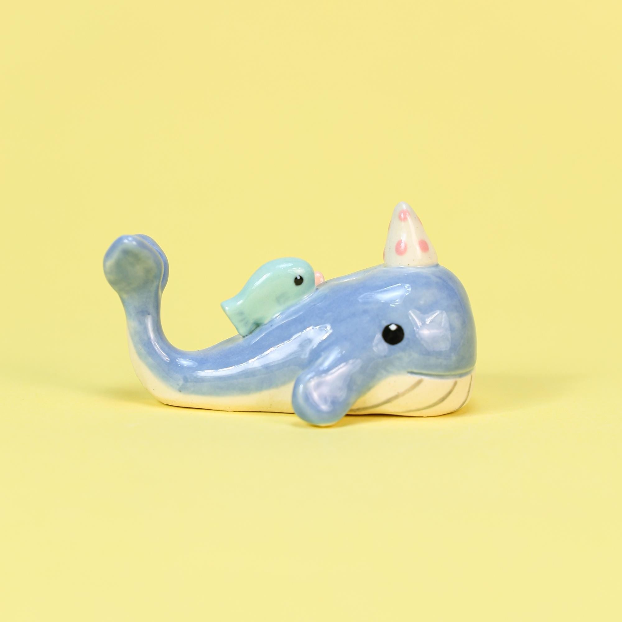 Blue Whale Cake Topper Cute Party Birthday Candle Holder Ceramic Ocean Sea Party Hat Animal Celebration Gift Hand-painted Animal Sculpture