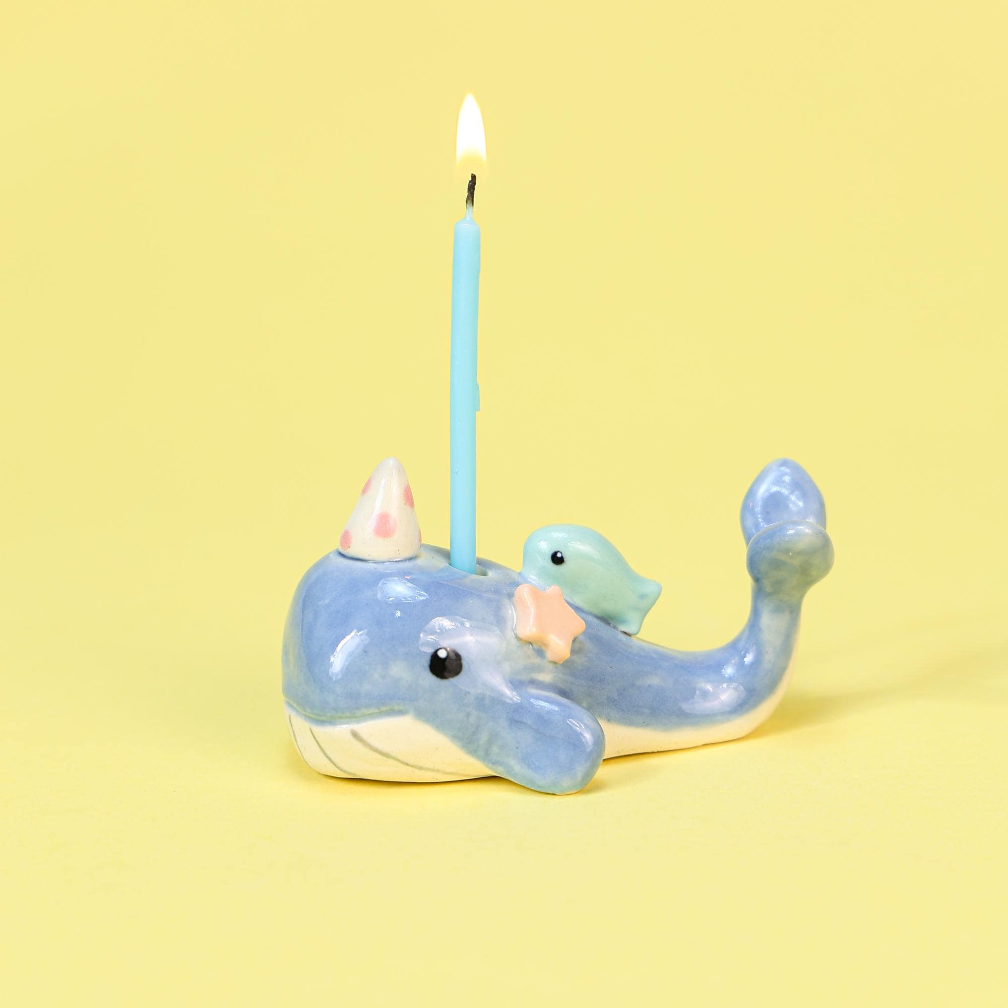 Blue Whale Cake Topper Cute Party Birthday Candle Holder Ceramic Ocean Sea Party Hat Animal Celebration Gift Hand-painted Animal Sculpture