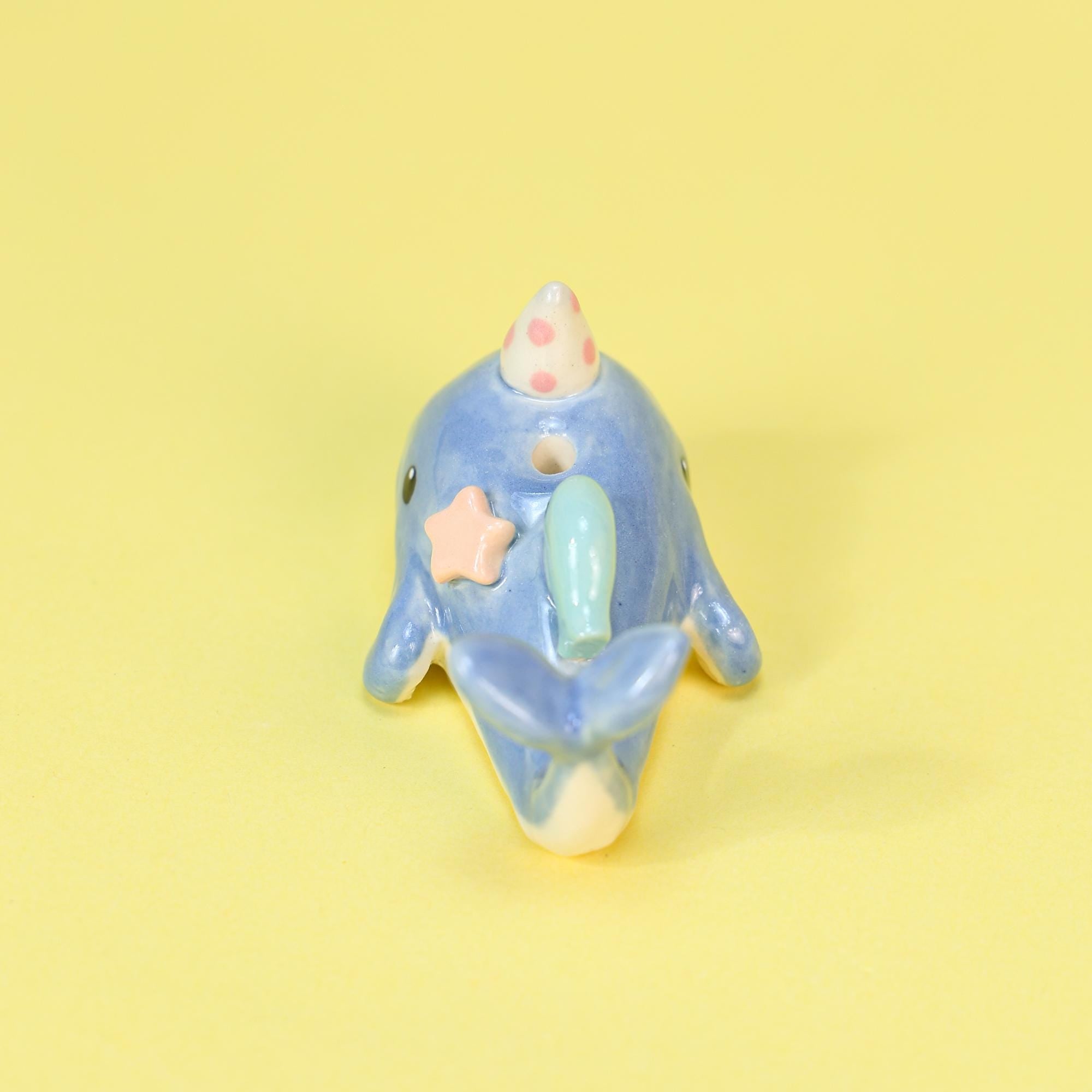 Blue Whale Cake Topper Cute Party Birthday Candle Holder Ceramic Ocean Sea Party Hat Animal Celebration Gift Hand-painted Animal Sculpture