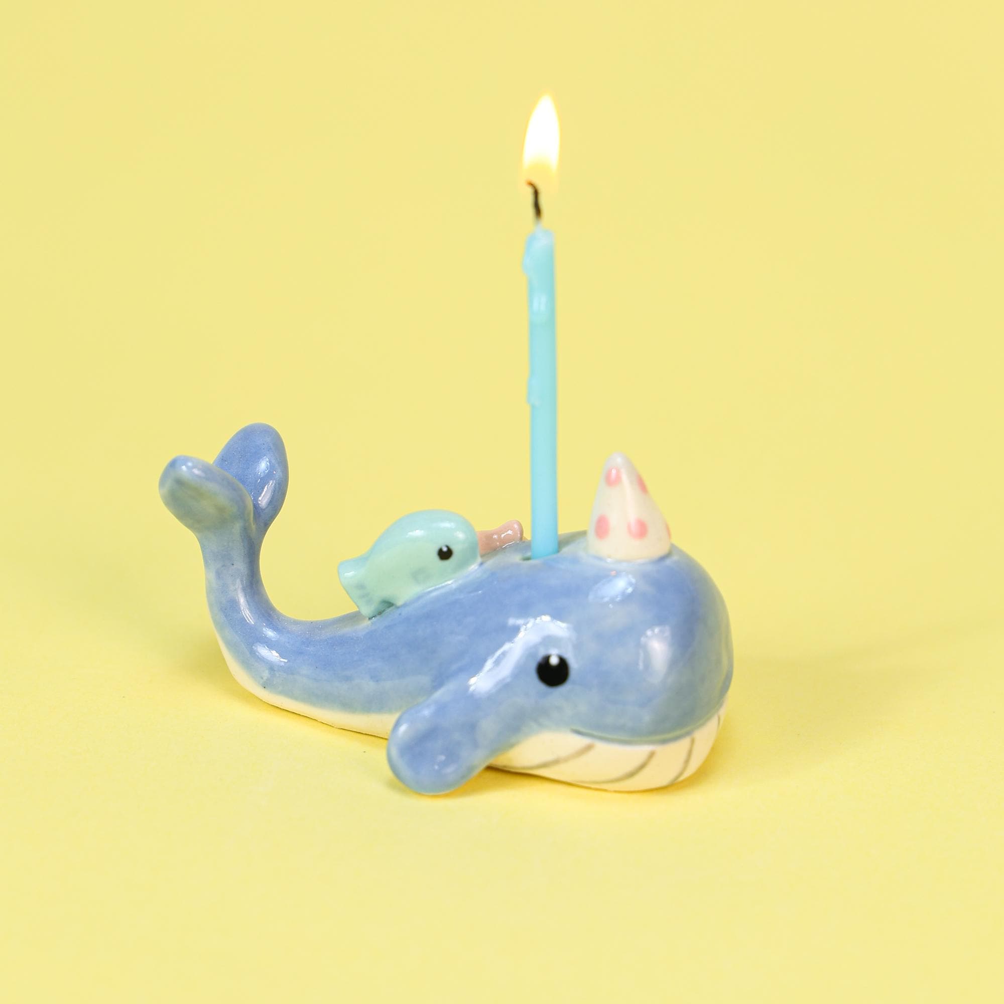 Blue Whale Cake Topper Cute Party Birthday Candle Holder Ceramic Ocean Sea Party Hat Animal Celebration Gift Hand-painted Animal Sculpture