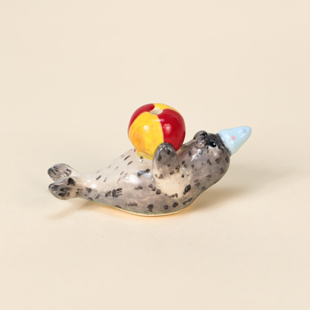 Cute Gray Seal Wedding Cake Topper Handmade Ceramic Birthday Candle Holder Wedding Gift Marine Life Ornament Animal Celebration Décor