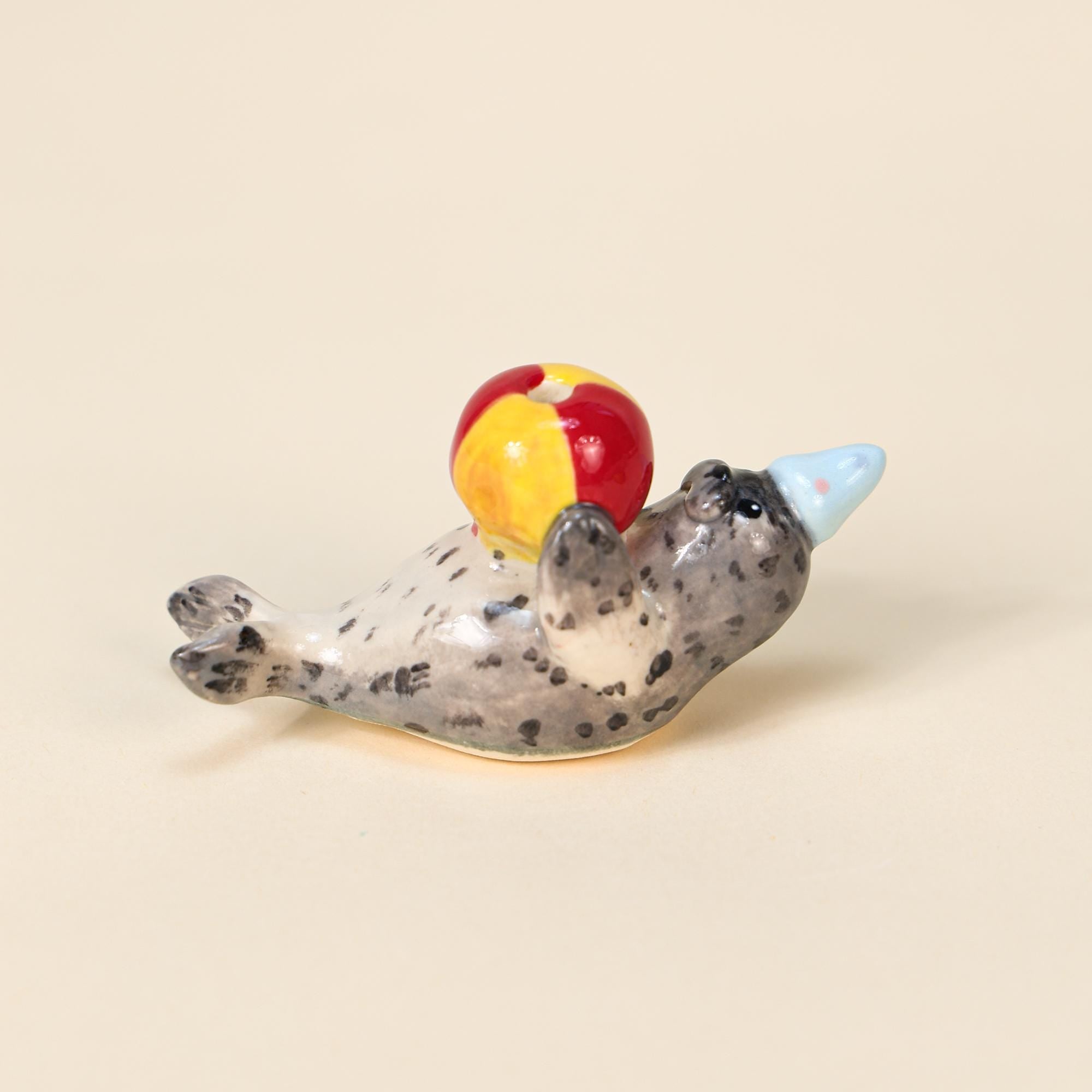 Cute Gray Seal Wedding Cake Topper Handmade Ceramic Birthday Candle Holder Wedding Gift Marine Life Ornament Animal Celebration Décor