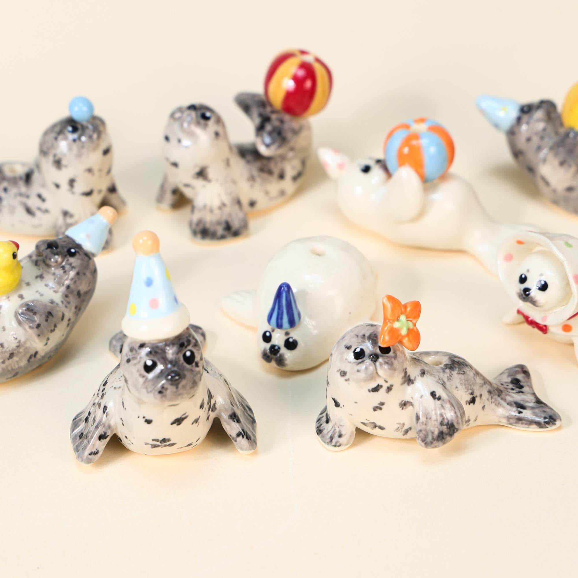 Handmade Spotted Seal Ceramic Cake Topper Party Hat Candle Holder Topper Housewarming Gift Small Colorful Ball Ornament Cute Home Decor