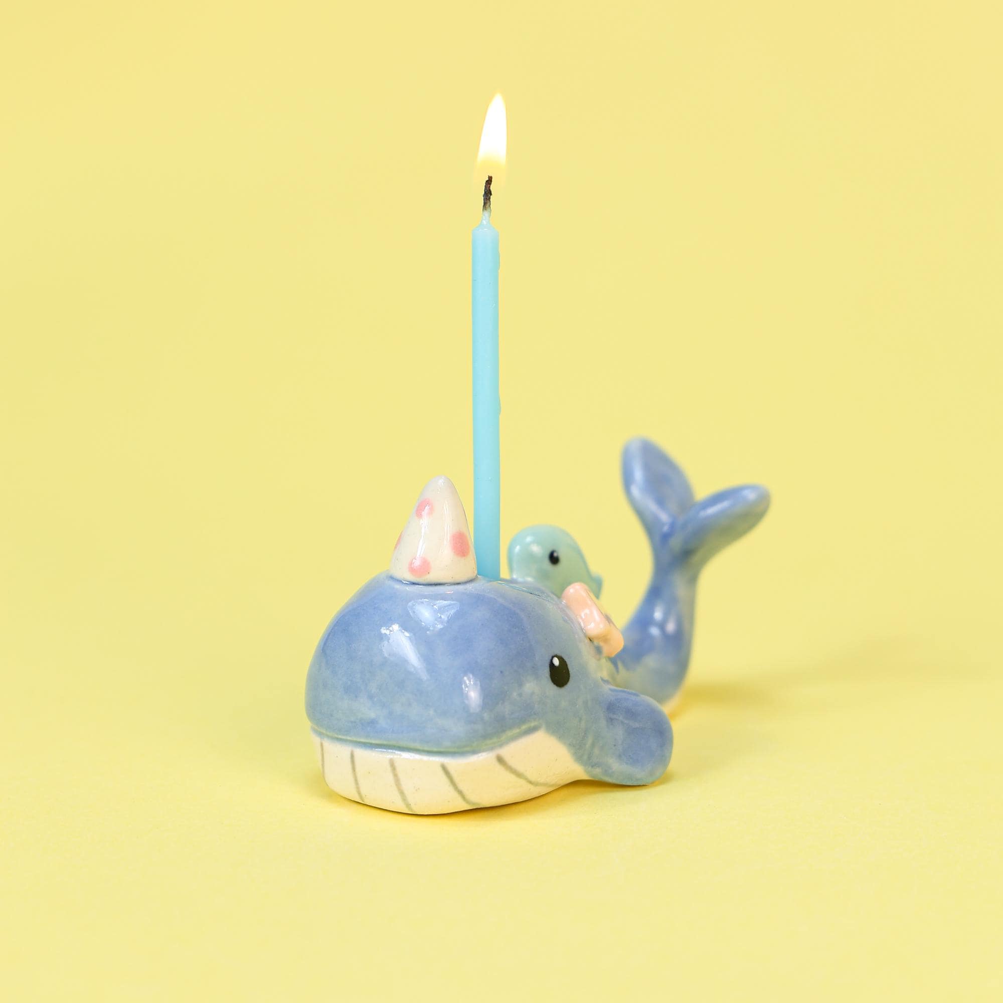 Blue Whale Cake Topper Cute Party Birthday Candle Holder Ceramic Ocean Sea Party Hat Animal Celebration Gift Hand-painted Animal Sculpture