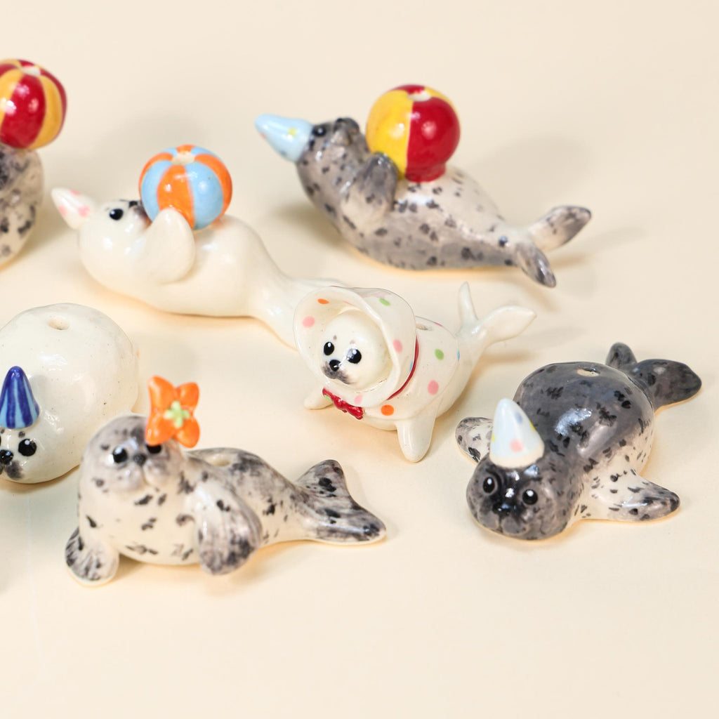 Handmade Spotted Seal Ceramic Cake Topper Party Hat Candle Holder Topper Housewarming Gift Small Colorful Ball Ornament Cute Home Decor